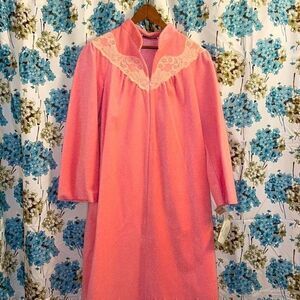 pink vintage Vassarette fleece nightgown robe
